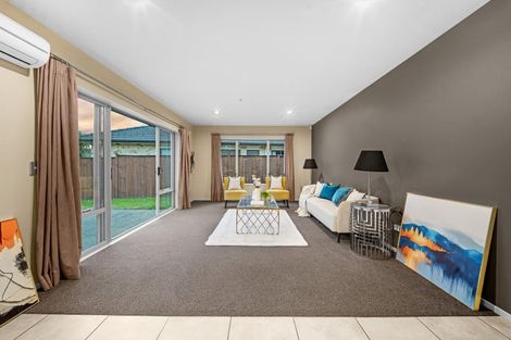 Photo of property in 5 Alvre Place, Flat Bush, Auckland, 2016