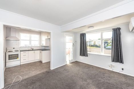 Photo of property in 1 Kupe Place, Castlecliff, Whanganui, 4501