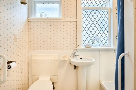 Photo of property in 246 Muritai Road, Eastbourne, Lower Hutt, 5013