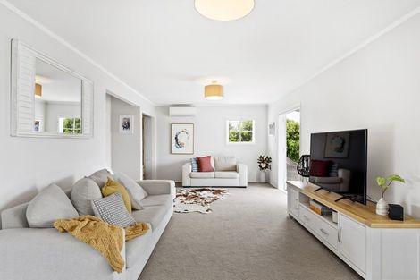 Photo of property in 2/4 Coronation Street, Belmont, Auckland, 0622