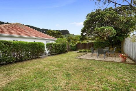 Photo of property in 6 Franklyn Road, Tawa, Wellington, 5028