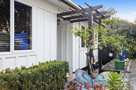 Photo of property in 1 Collingwood Road, Waiuku, 2123