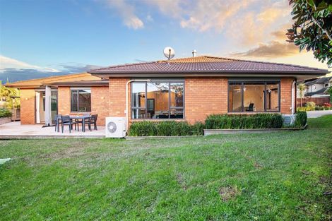 Photo of property in 3 Stow Place, Henderson, Auckland, 0612