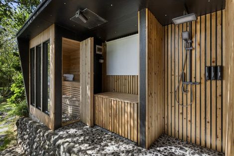 Photo of property in 39 Taylor Terrace, Tawa, Wellington, 5028