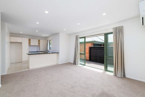 Photo of property in 4/6 Wainoni Road, Wainoni, Christchurch, 8061