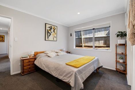 Photo of property in 19 Rauta Way, Helensville, 0800