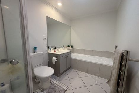 Photo of property in 86 Bob Charles Drive, Golflands, Auckland, 2013