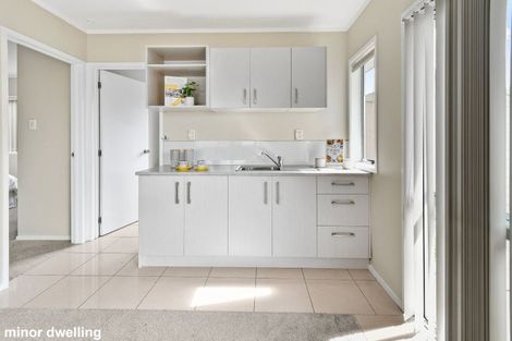 Photo of property in 34 Convair Crescent, Mangere, Auckland, 2022