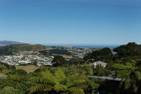 Photo of property in 73 Mills Road, Brooklyn, Wellington, 6021