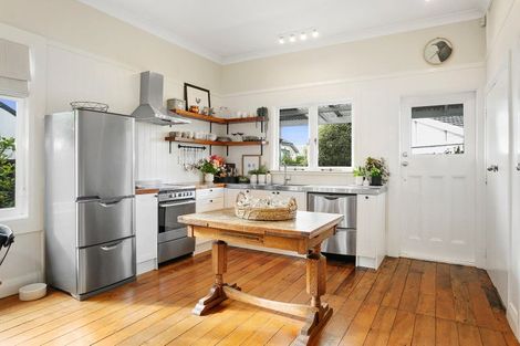 Photo of property in 122 Victoria Street, Cambridge, 3434