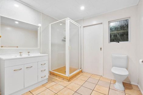 Photo of property in 13 Reynolds Place, Torbay, Auckland, 0630