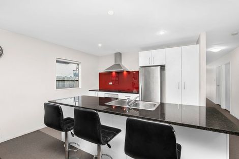 Photo of property in 98 Popokatea Drive, Takanini, 2112