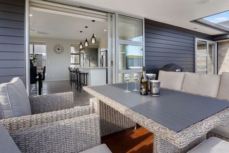 Photo of property in 21 Greystone Place, Omokoroa, 3114