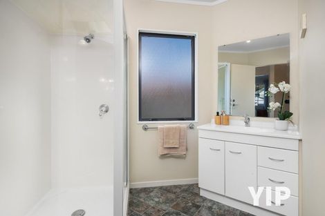 Photo of property in 13 Kilkelly Close, Tawa, Wellington, 5028