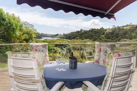 Photo of property in 106 Kemp Road, Massey, Auckland, 0614