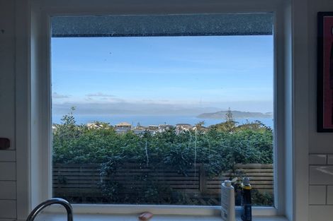 Photo of property in 33 Ranui Crescent, Khandallah, Wellington, 6035