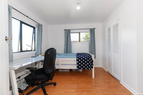 Photo of property in 1/18 Northcote Road, Takapuna, Auckland, 0622