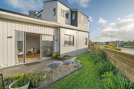 Photo of property in 79 Te Oneroa Way, Long Bay, Auckland, 0630
