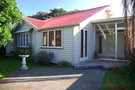 Photo of property in 2 Matipo Street, Eastbourne, Lower Hutt, 5013