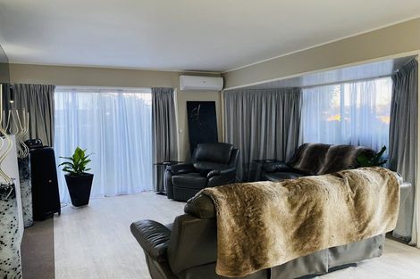 Photo of property in 22 Hedge Row, Sunnyhills, Auckland, 2010