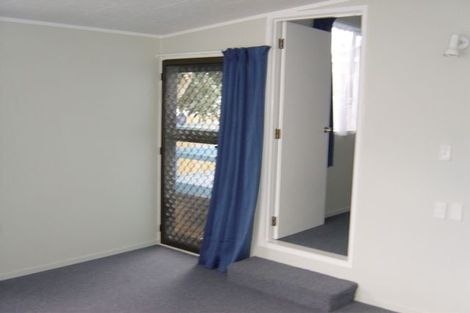 Photo of property in 12 Edwin Freeman Place, Ranui, Auckland, 0612