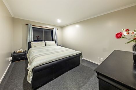 Photo of property in 36 Piper Place, Goodwood Heights, Auckland, 2105