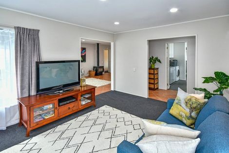 Photo of property in 187 Walter Strevens Drive, Conifer Grove, Takanini, 2112