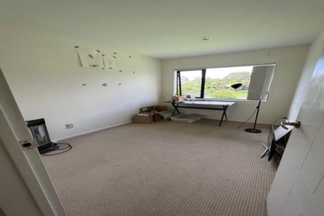 Photo of property in 125a Millbrook Road, Sunnyvale, Auckland, 0612