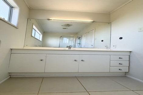 Photo of property in 1 Sunnynook Road, Forrest Hill, Auckland, 0620