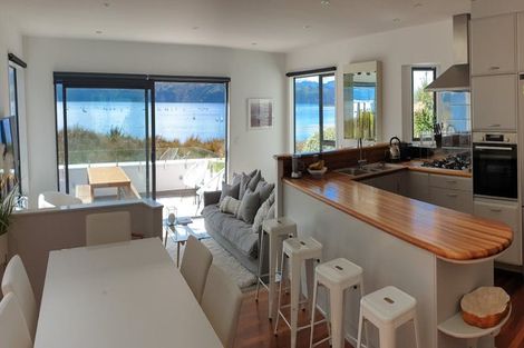 Photo of property in 191 Marine Parade, Seatoun, Wellington, 6022