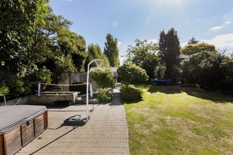 Photo of property in 393 Withells Road, Avonhead, Christchurch, 8042