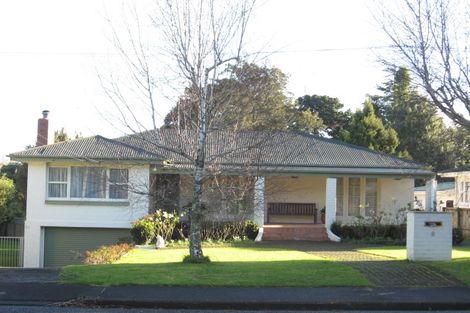 Photo of property in 8 Scenic Drive, Hillpark, Auckland, 2102