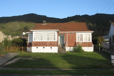 Photo of property in 30 Grierson Street, Naenae, Lower Hutt, 5011