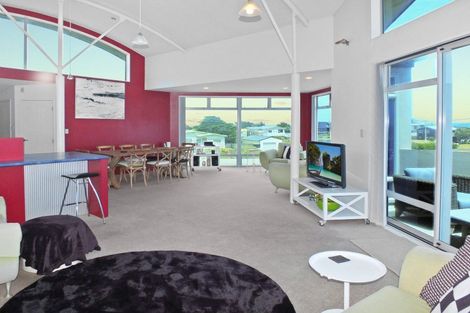Photo of property in 9 Trafalgar Street, Foxton Beach, Foxton, 4815