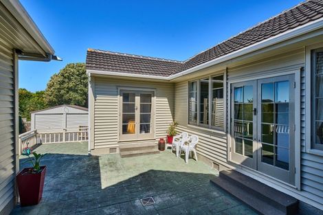 Photo of property in 135 Seaview Road, Paraparaumu Beach, Paraparaumu, 5032