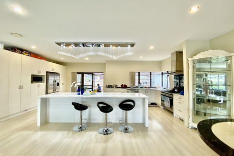 Photo of property in 26 Midhurst Avenue, Henderson, Auckland, 0612