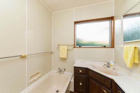 Photo of property in 14 Peter Hall Drive, Kelvin Grove, Palmerston North, 4414