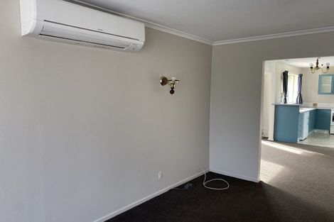 Photo of property in 1/98a Lake Terrace Road, Burwood, Christchurch, 8061