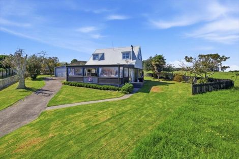 Photo of property in 21 Whenuariri Place, Maketu, Te Puke, 3189