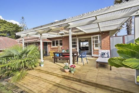 Photo of property in 39 Grande Vue Road, Hillpark, Auckland, 2102