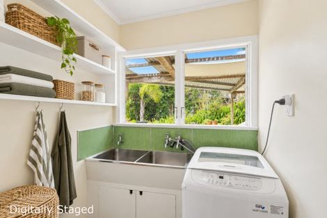 Photo of property in 15 St James Avenue, Helensville, 0800