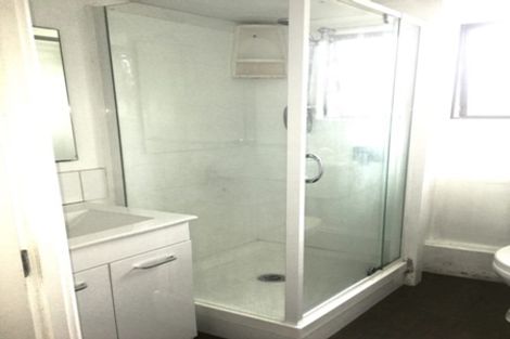 Photo of property in 1/30 Chislehurst Street, Henderson, Auckland, 0612