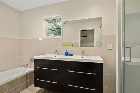 Photo of property in 6 Cyclarama Crescent, Massey, Auckland, 0614