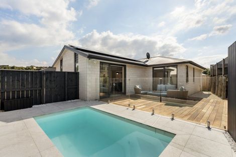 Photo of property in 17 Whakaturou Crescent, Pyes Pa, Tauranga, 3112