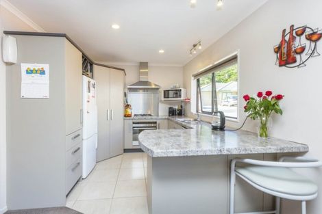 Photo of property in 5 Beaufort Close, Kingsley Heights, Upper Hutt, 5018