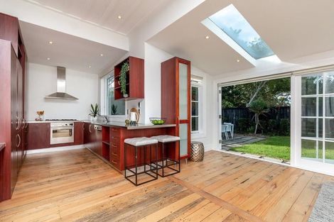 Photo of property in 35 St Marys Road, Saint Marys Bay, Auckland, 1011