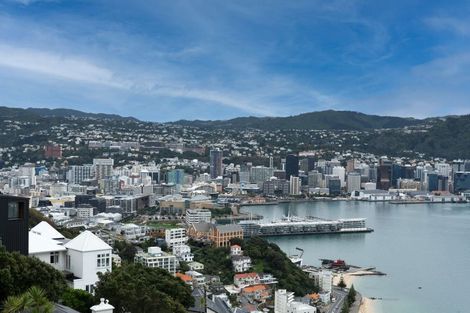 Photo of property in 4a Robieson Lane, Roseneath, Wellington, 6011