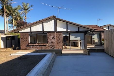 Photo of property in 15 Charles Prevost Drive, The Gardens, Auckland, 2105