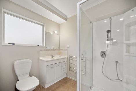 Photo of property in 1 Frank Knight Place, Waiuku, 2123