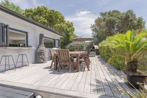 Photo of property in 8 Voyager Place, Cooks Beach, Whitianga, 3591